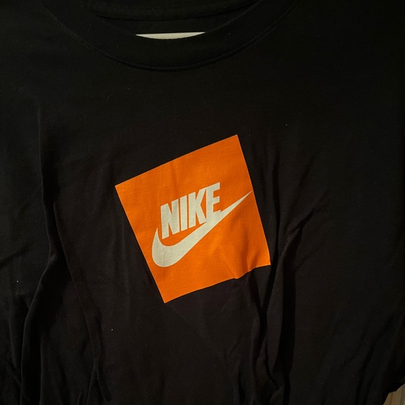 Nike Short Sleeve Shirt Size XL - Picture 2 of 3